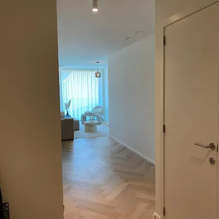 In Near Marina * ניופורט