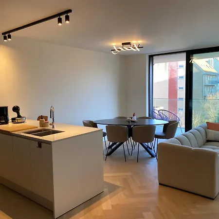 In Near Marina דירה