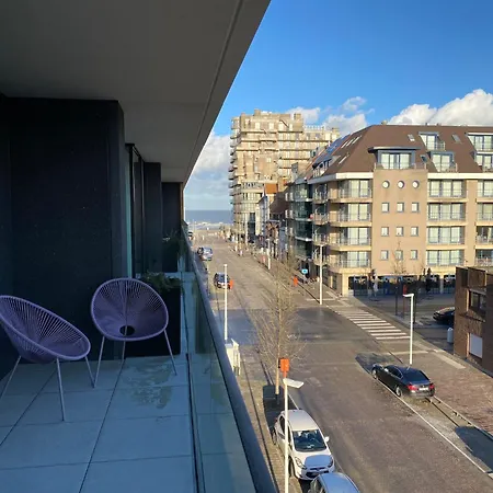 In Near Marina דירה