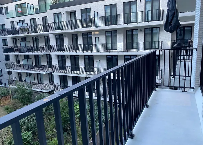 Apartment In Near Marina