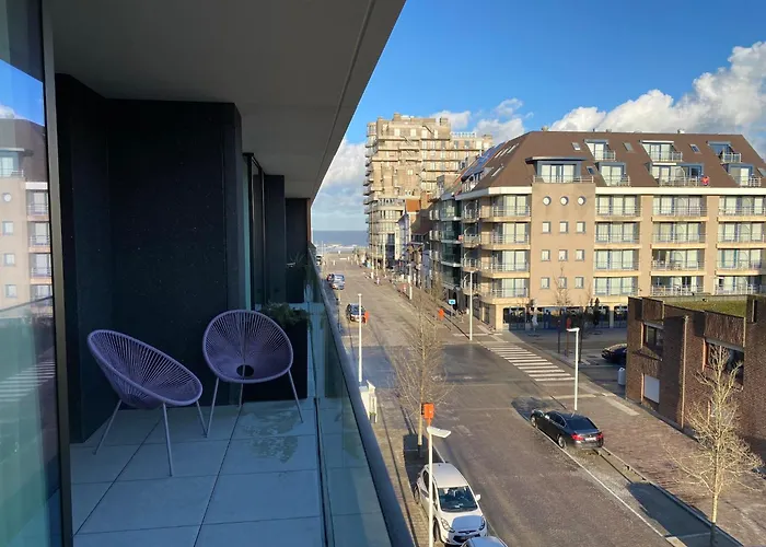 In Near Marina Apartment